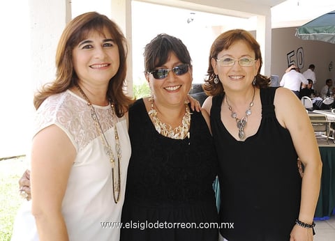 Mónica,  Mónica y Alejandra.
