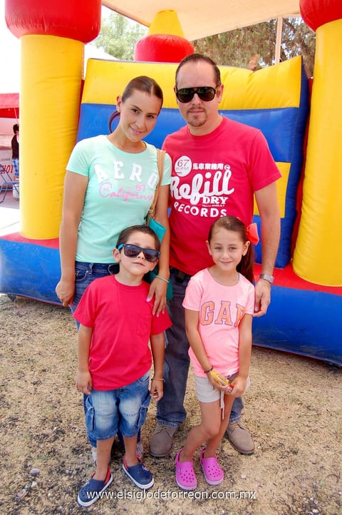 Mónica,  Gerardo, Gerardo y Regina.