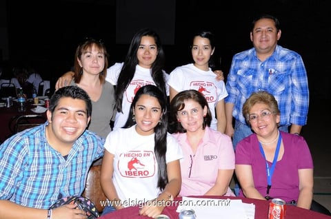 Valeria, Alejandra, Ketsya, Omar, Guadalupe, Graciela, Rubén y Alicia.