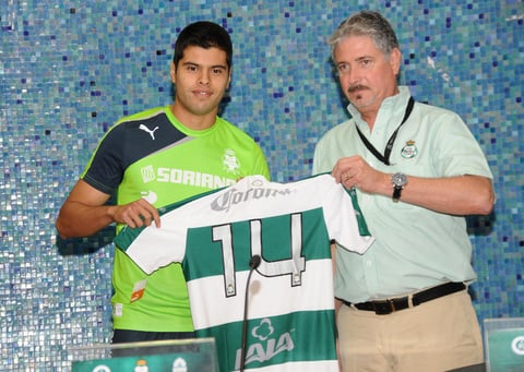 El 14, será el número de Araujo.