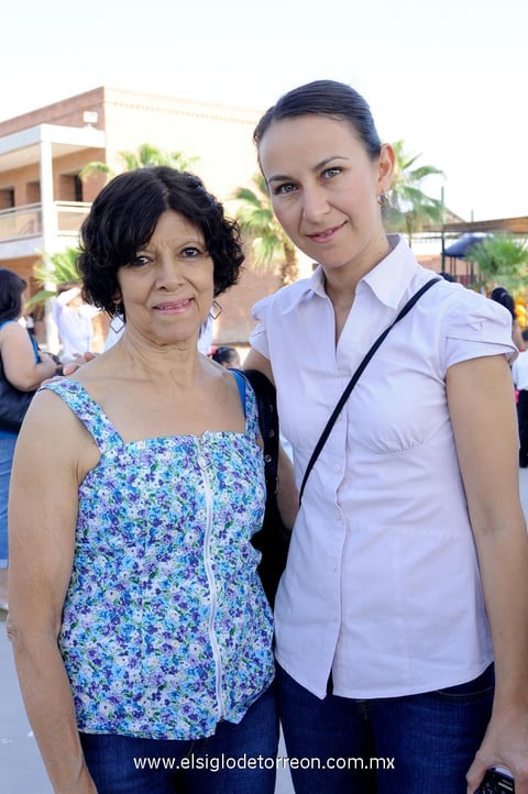 Julieta Hernández y América Estrada.
