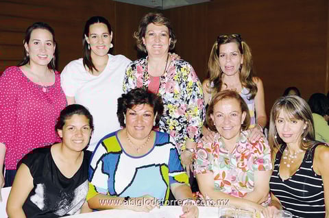 Chelito, Pily, Chelo, Olivia, Fernanda, Rosario, Lourdes y Vero.