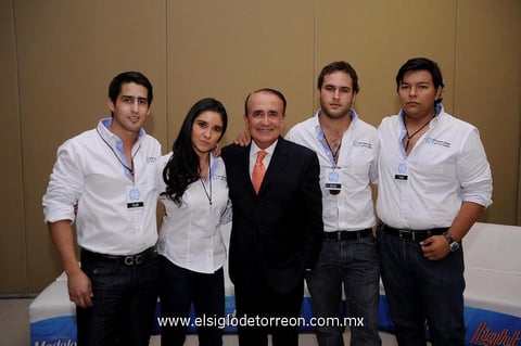 Lalo,  Paulina, Pedro, Fernando y Ricardo.