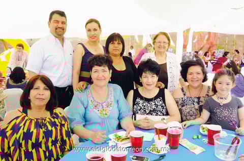 Manolo, María Luisa, Alicia, Yola, Mague, Cristina, Ana Elena, Gaby y Daniela Bo.