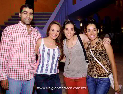 José Luis,  Yumina, Ana y Ana Isabel.