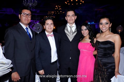 Emmanuel, Jesús, Claudio, Yazmín y Verónica.