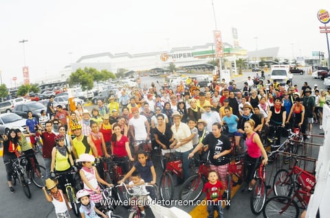Miembros del grupo de ciclistas Laguna Bike.