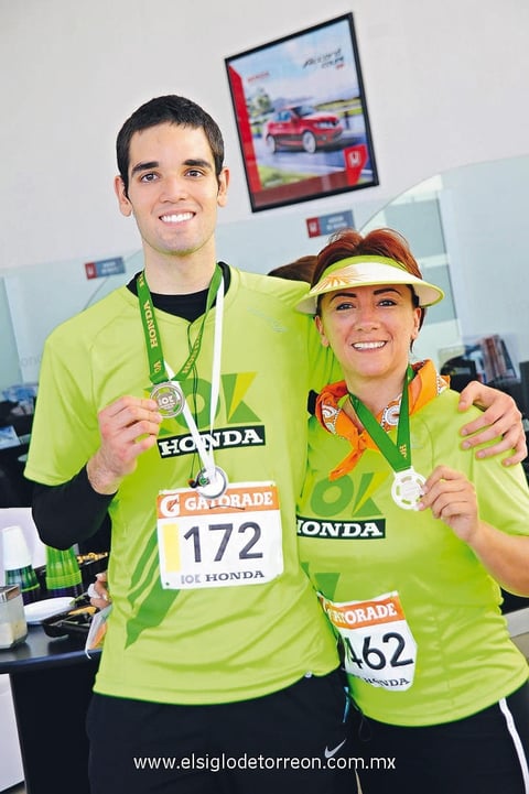 Óscar y Lily.