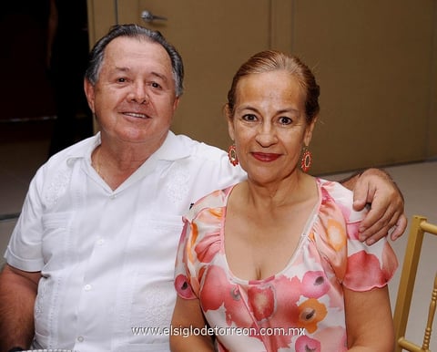 Omar  y Lupita.