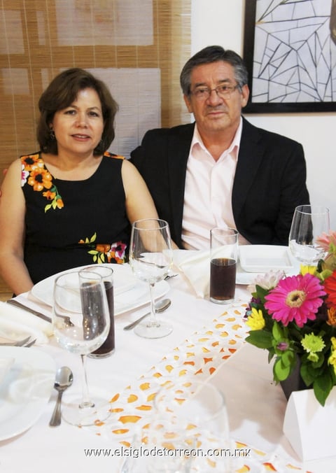 Blanca  Ramírez y Rodolfo Hernández.