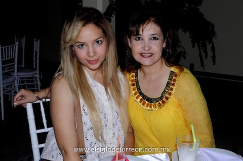 Ariadna  y Karen.