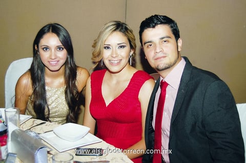 Monse, Alejandra y Manuel.
