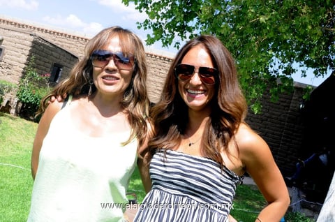 PAULETTE  y Pina.