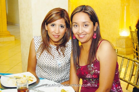 Mónica y Fátima.