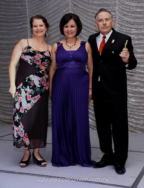 ADRIANA,  Perlita y Raúl.