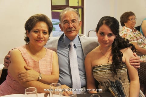 LETICIA , Juan y Diana Martínez.