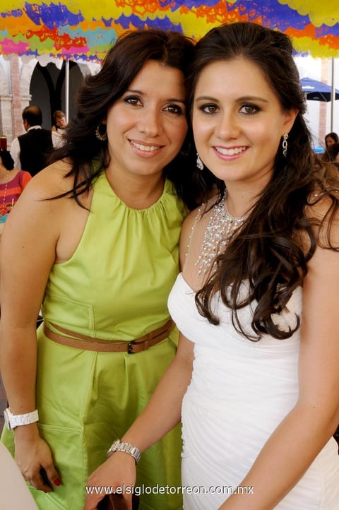 Susy Armas y Lucía Echeverría.