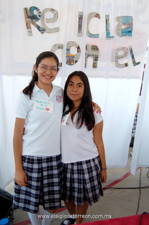 Itzel y Rocío.