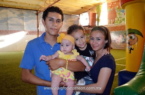 MIGUEL  Ángel, Migue Ángel, Natalia y Mariana.