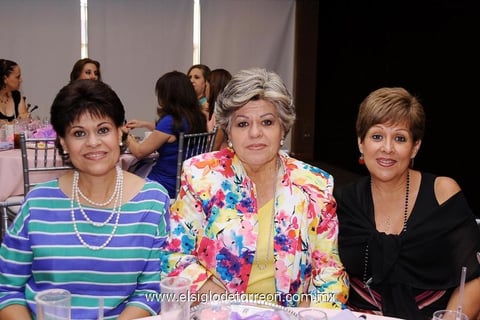 LUCY,  Chachis y Rebeca.