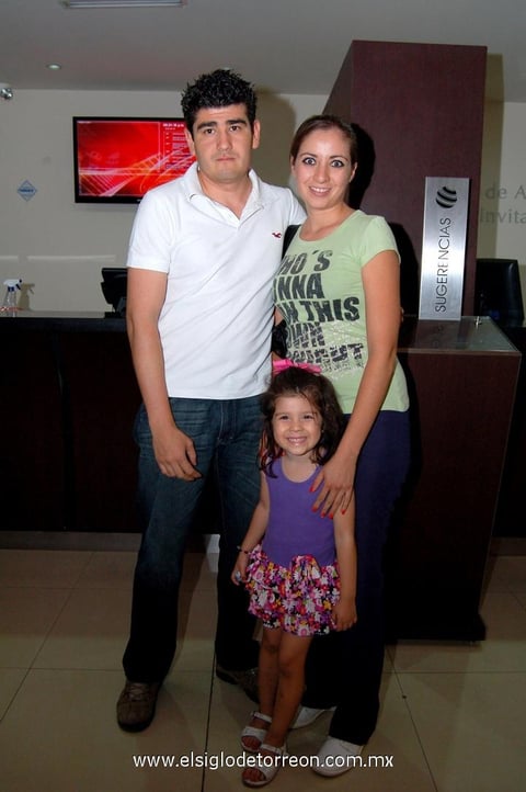 JUAN,  Natalia y Eddaly.