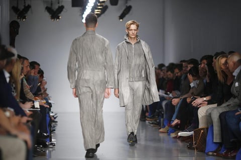 Entre las firmas, muchos nombres clave de la moda británica cada vez más interesadas en presentar sus colecciones en Londres, en lo que supone un triunfo para la London Collections:Men (LC:M) en su intención de convertirse en el epicentro mundial de la moda masculina.