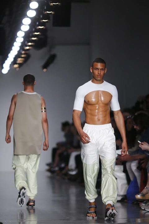 Entre las firmas, muchos nombres clave de la moda británica cada vez más interesadas en presentar sus colecciones en Londres, en lo que supone un triunfo para la London Collections:Men (LC:M) en su intención de convertirse en el epicentro mundial de la moda masculina.