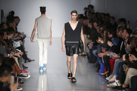 Un total de 60 diseñadores locales e internacionales muestran en la capital británica sus nuevas propuestas para hombre de cara a la temporada de primavera-verano de 2014 a prensa y compradores.