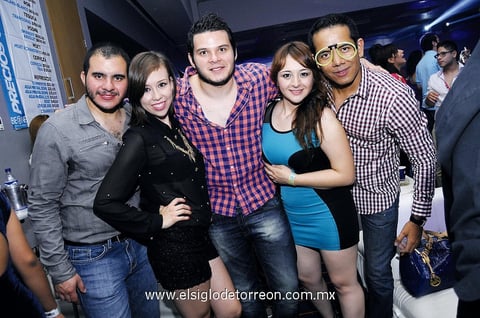 Tony, Maricarmen, Ale, Karen y Carlos.