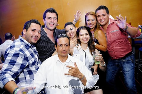 EN GRUPO.  Isaac, Elizabeth, Luis, Susy, Mario, Adriana y Polo.