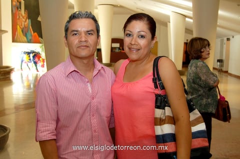MARIO  y Carolina.