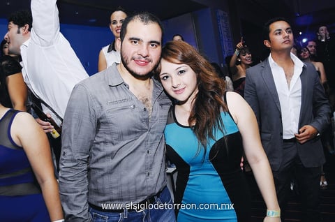 FELICES.  Toño y Liz.