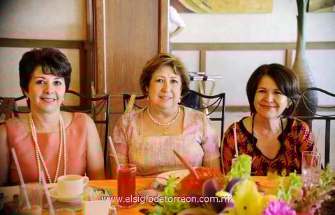 LORENA,  Chacha y Paquita.