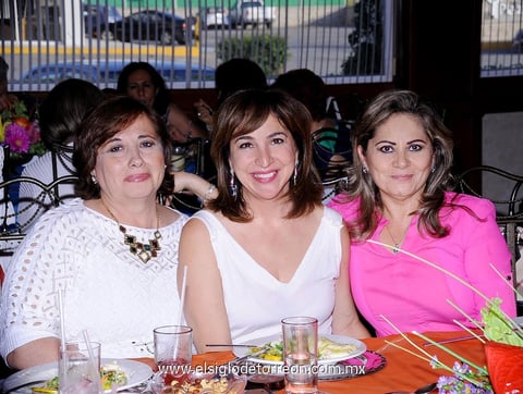 SOFíA,  Yolanda y Gloria.