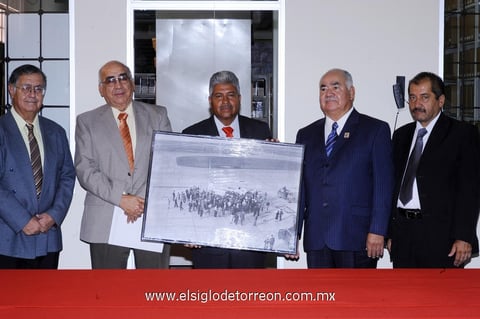 EN ceremonia.