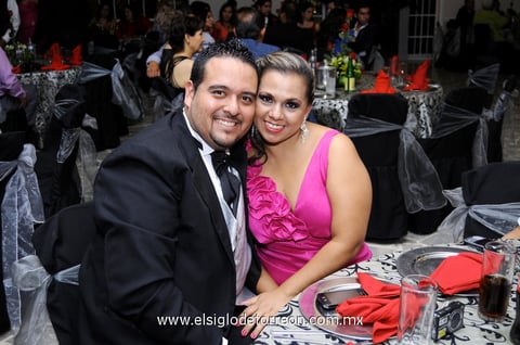 FELICES.  Fernando y Brenda.