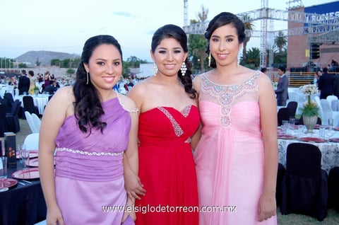 DAFNE,  Mayra y Mónica.