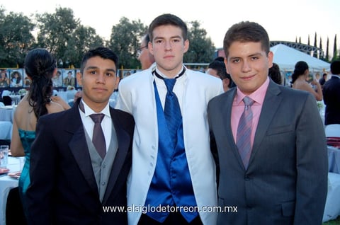 SERGIO,  Carlos y Carlos.
