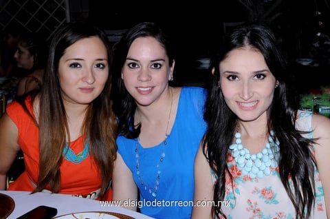 LAURA IBARRA,  María Rosa y Edna Morales.