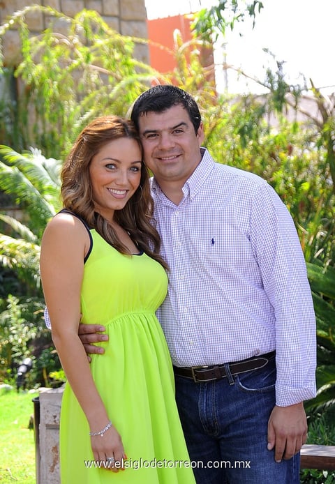 EMMA DOMíNGUEZ  de García Colores y Juan Carlos García Colores.