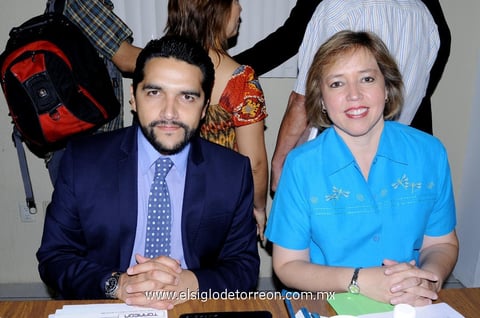 IVáN FUENTES  y Martha Argüelles.