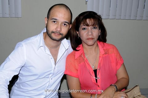 ROBERTO ZIVEC  y Araceli Medina.