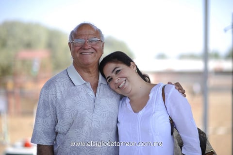 MANUEL  y Victoria.