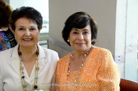 VICTORIA  y Angelina.