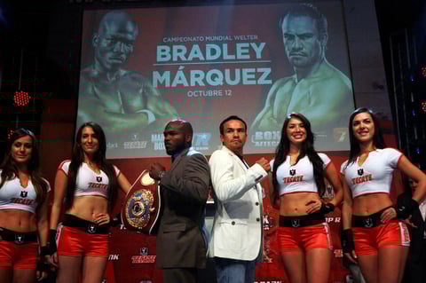 Bradley agregó, "en Márquez hay un gran boxeador, una leyenda, sé que no será fácil, pero me voy a preparar para lograrlo y ganarle".
