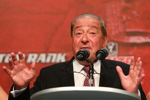 En la conferencia también estuvo presente el promotor estadounidense Bob Arum, quien anticipó una gran batalla entre los boxeadores.