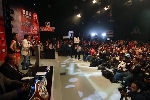 La conferencia se llevó a cabo en las instalaciones de TV Azteca.
