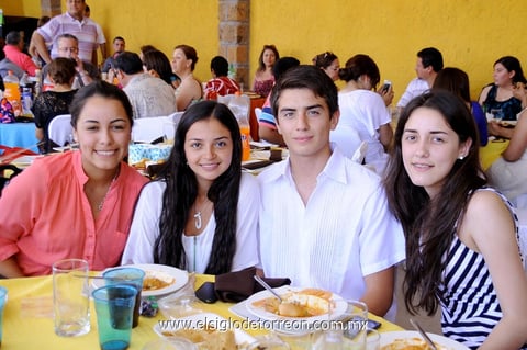 ALE,  Jéssica, Fer y Andrea.