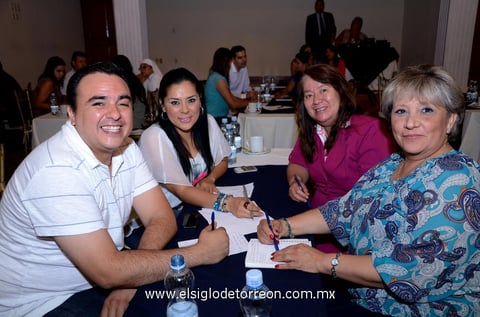 SANDRA,  Mariana, Daniel y Betzabé.