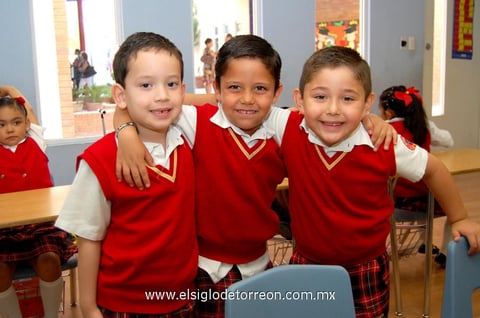 MARíA  Jose y Mily.